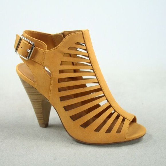 Forever Link Shoes - Women's  Fashion Strappy Caged Kitten Chunky Heel Sandal Shoes